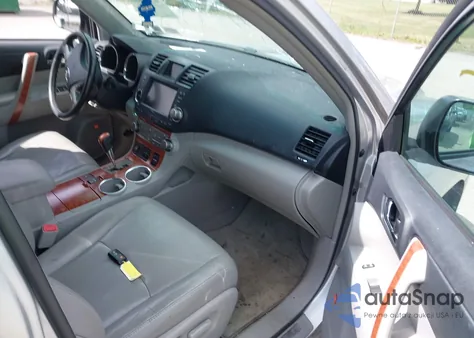 2010 Toyota Highlander Limited V6 z USA, uszkodzony, nr VIN 5TDDK3EH2AS012516